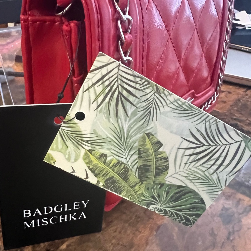 NWT Red Badgley Mischka Quilted Chain Shoulder Bag - Picture 11 of 11